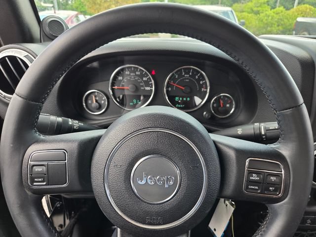 Used 2014 Jeep Wrangler Rubicon w/ Power Convenience Group AWD/4WD image 21
