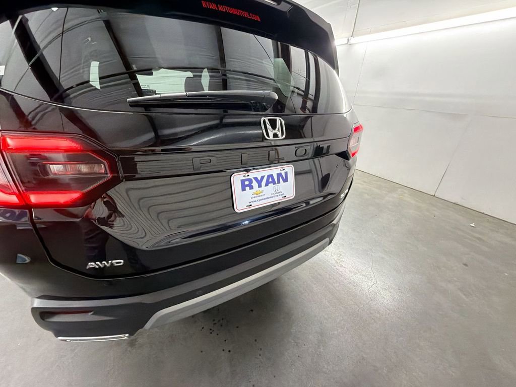 Used 2023 Honda Pilot Elite image 32