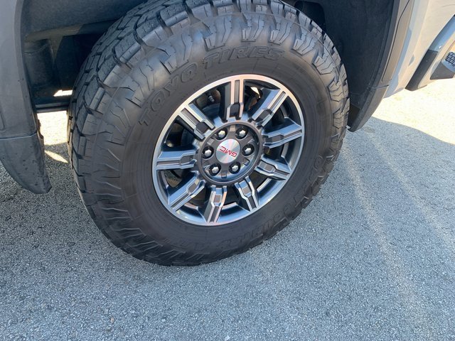 Used 2024 GMC Sierra 1500 AT4 w/ AT4 Premium Package image 11