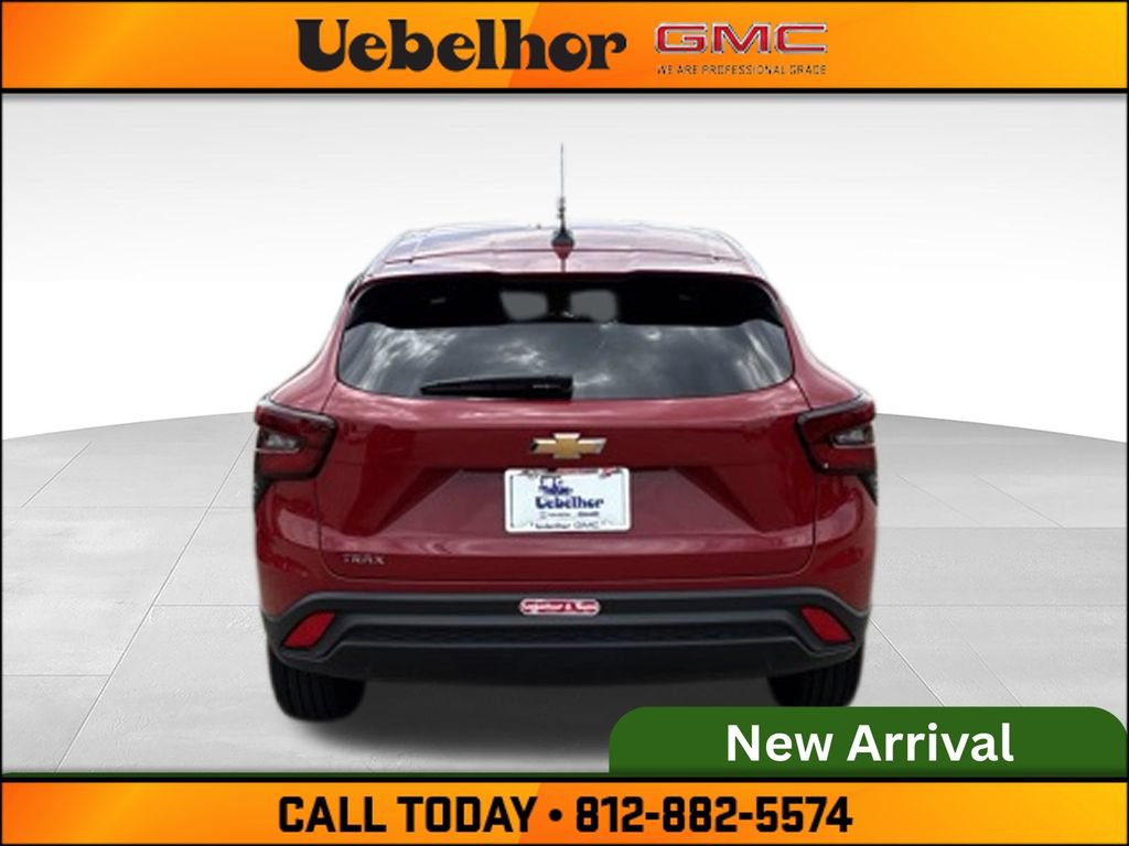 Used 2026 Chevrolet Trax LS FWD image 6