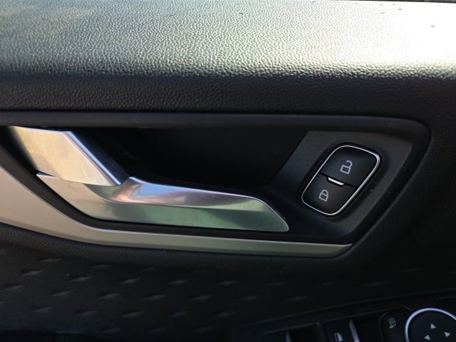 Used 2020 Ford Escape SE Sport image 23