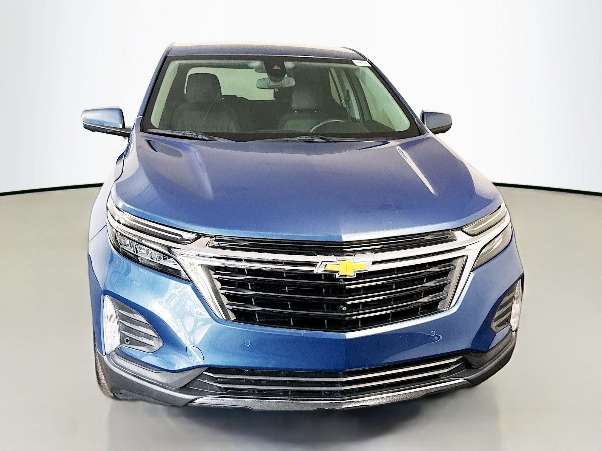 Used 2024 Chevrolet Equinox LT FWD image 2