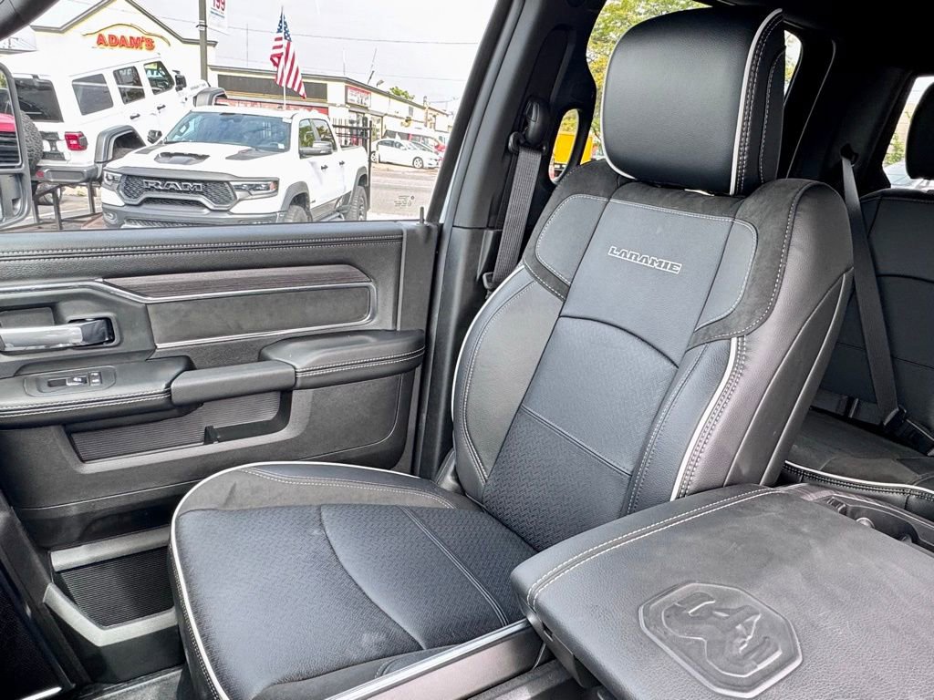 Used 2025 RAM 3500 Laramie w/ Sport Appearance Package image 15