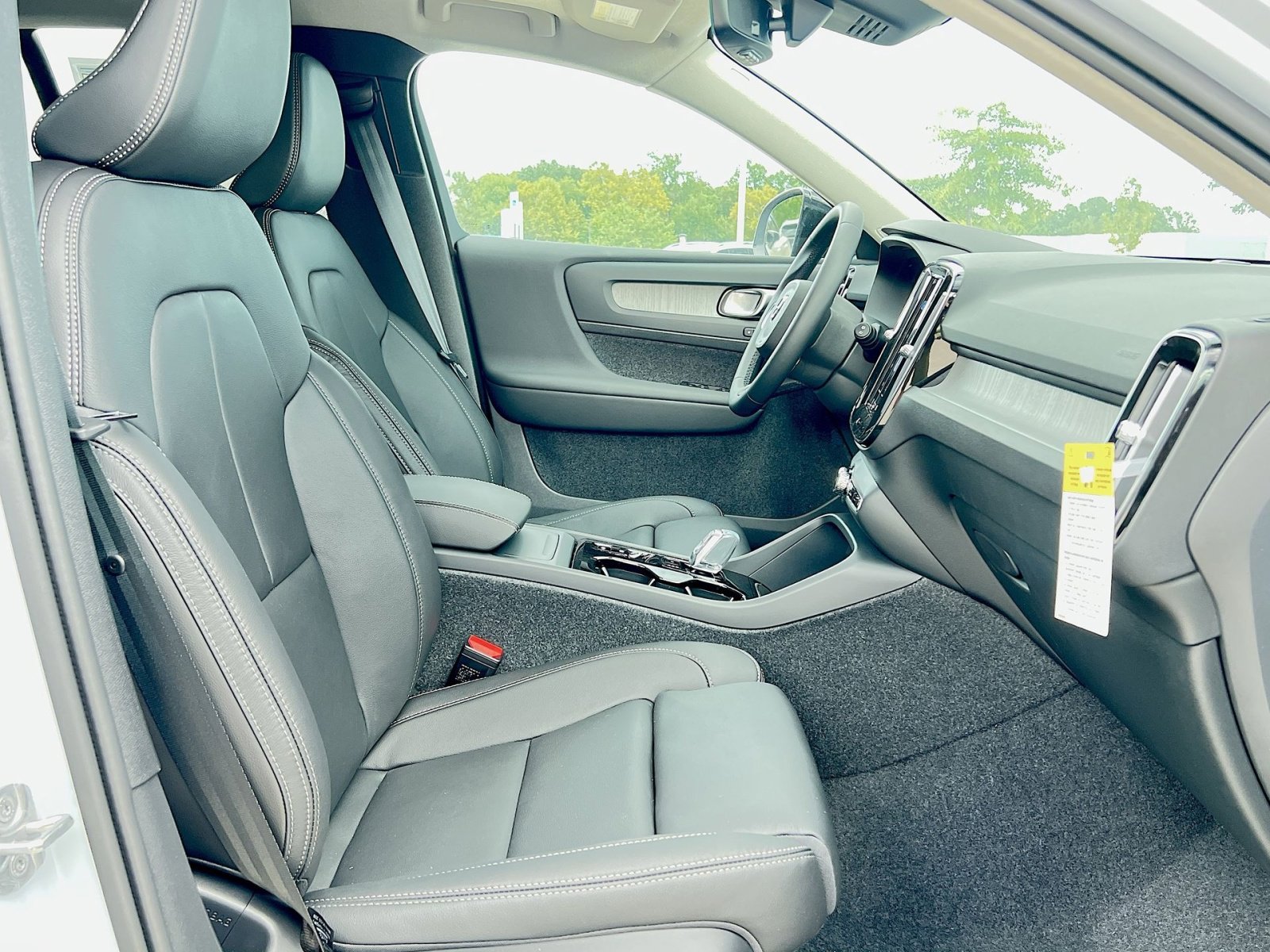 New 2026 Volvo XC40 B5 Plus w/ Protection Package Premier image 27