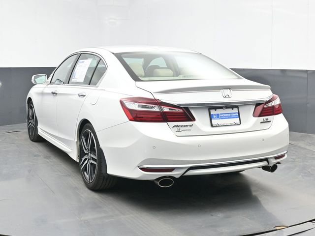 Used 2017 Honda Accord Touring image 7