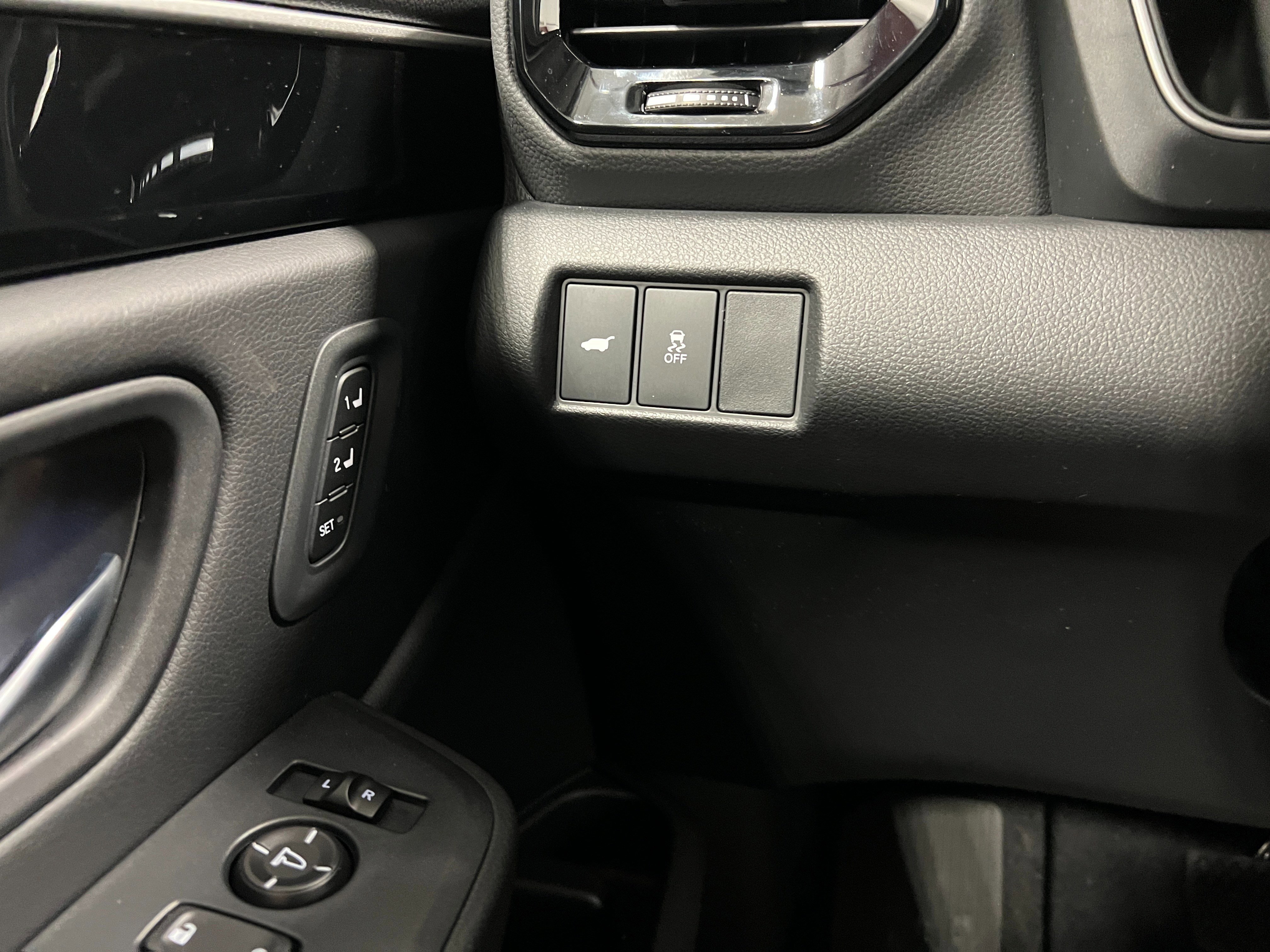 New 2025 Honda Pilot Touring image 17