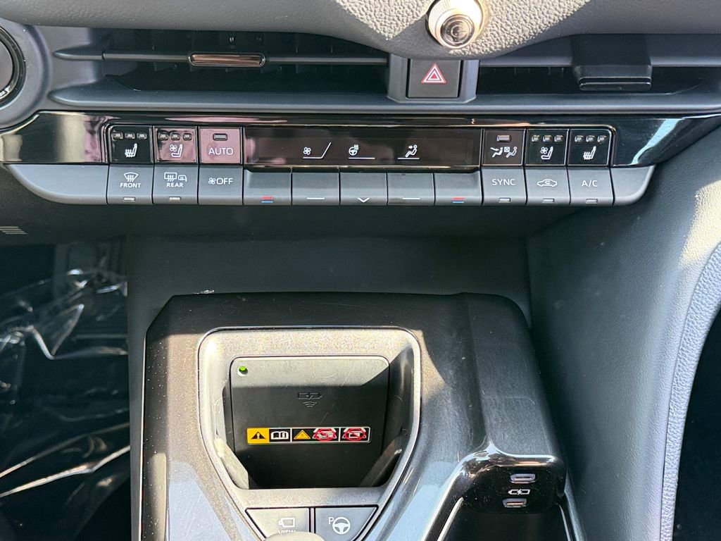 Certified 2024 Toyota Crown Platinum image 27