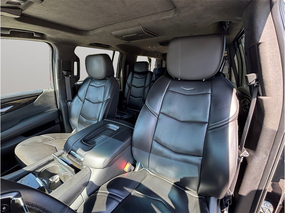 Used 2019 Cadillac Escalade ESV Platinum image 21