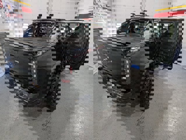 Used 2018 Chevrolet Colorado ZR2 w/ ZR2 Midnight Special Edition image 15