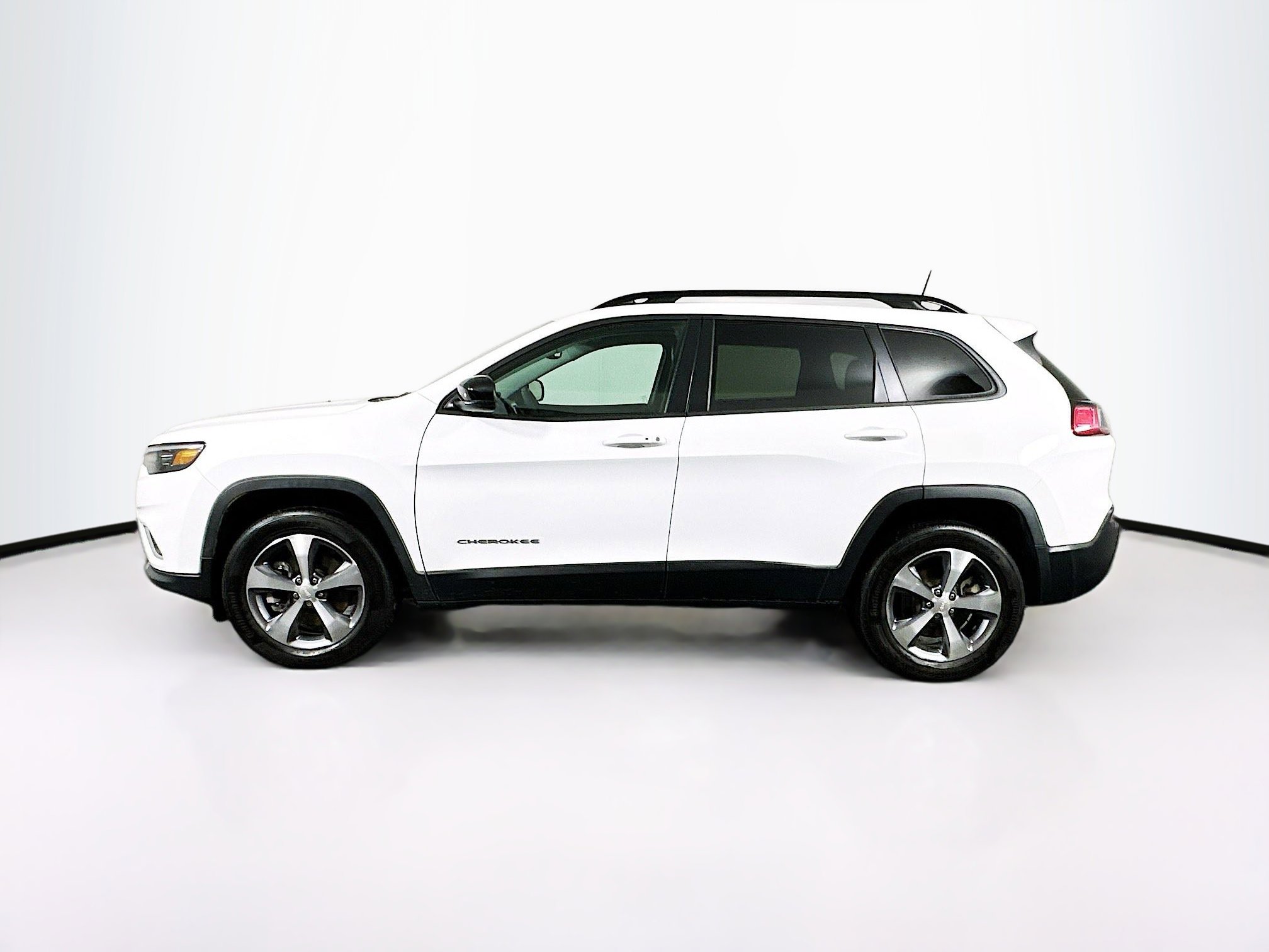 Used 2022 Jeep Cherokee Limited w/ Mopar Interior Package image 4