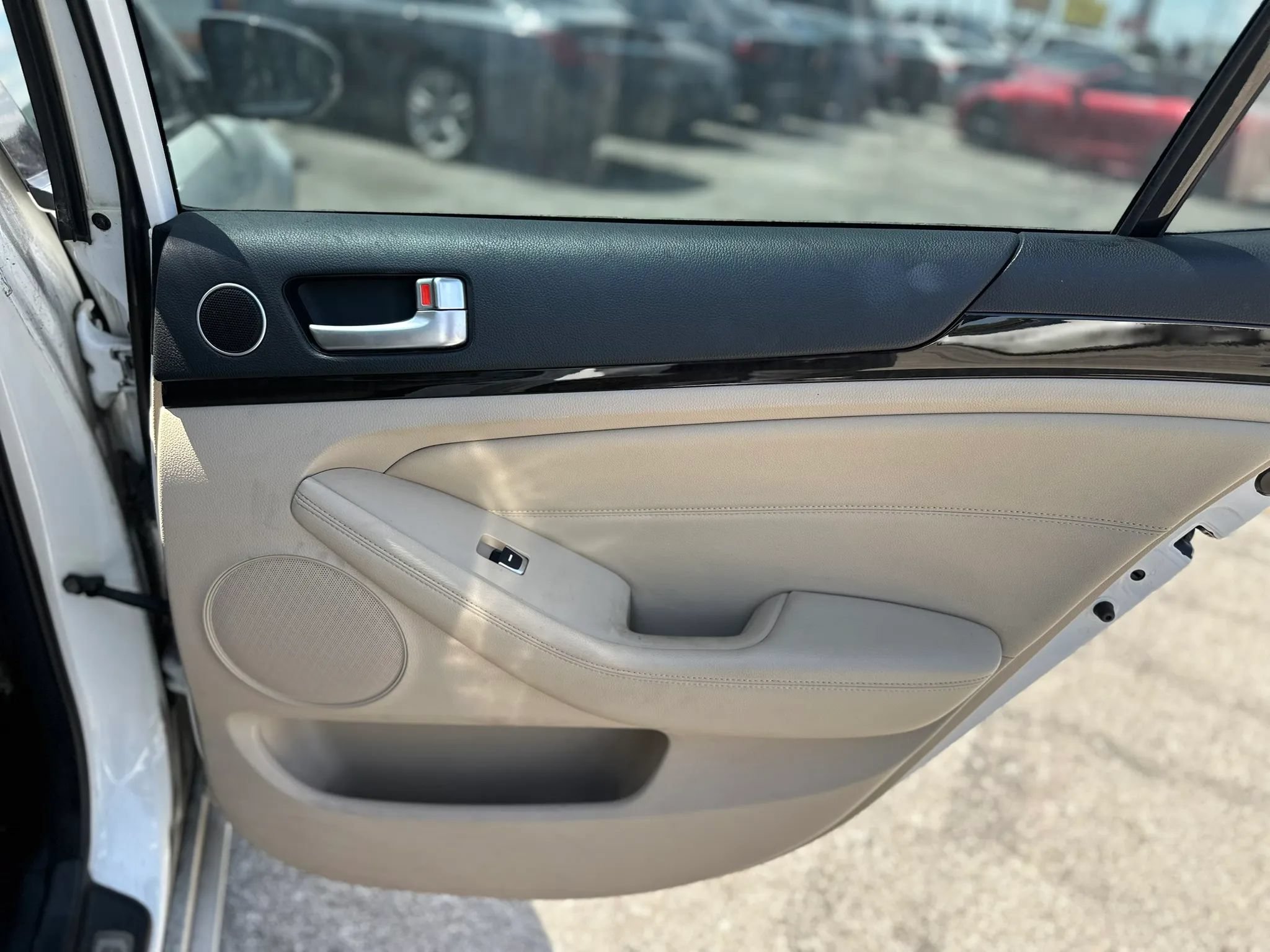Used 2016 Kia Cadenza FWD image 23