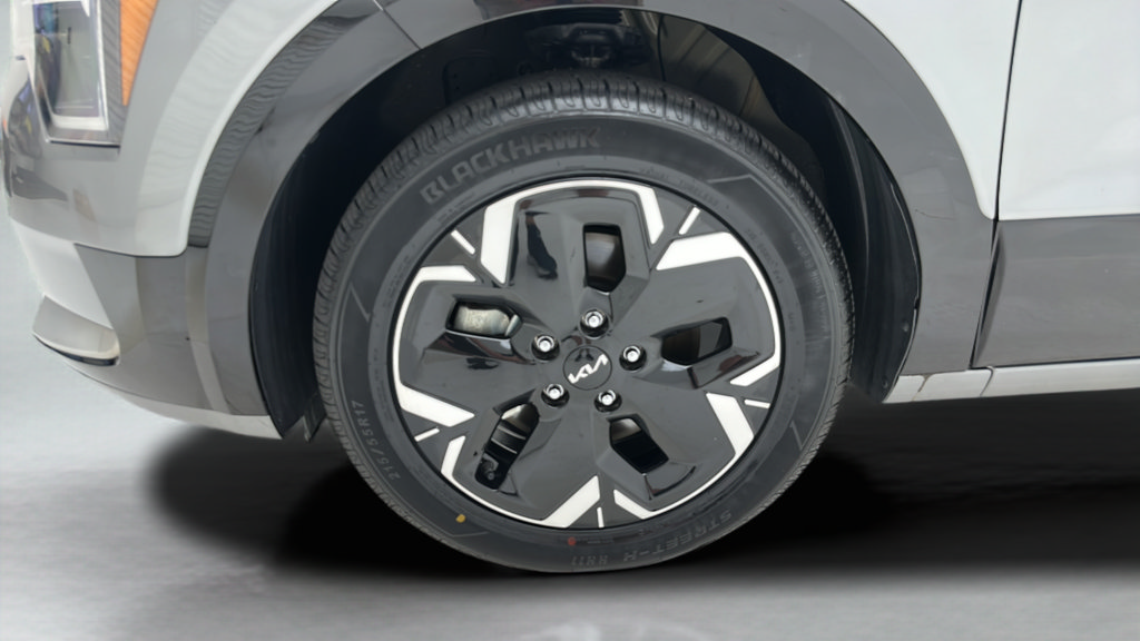Used 2024 Kia Niro Wind w/ Wind Preserve Package FWD image 9
