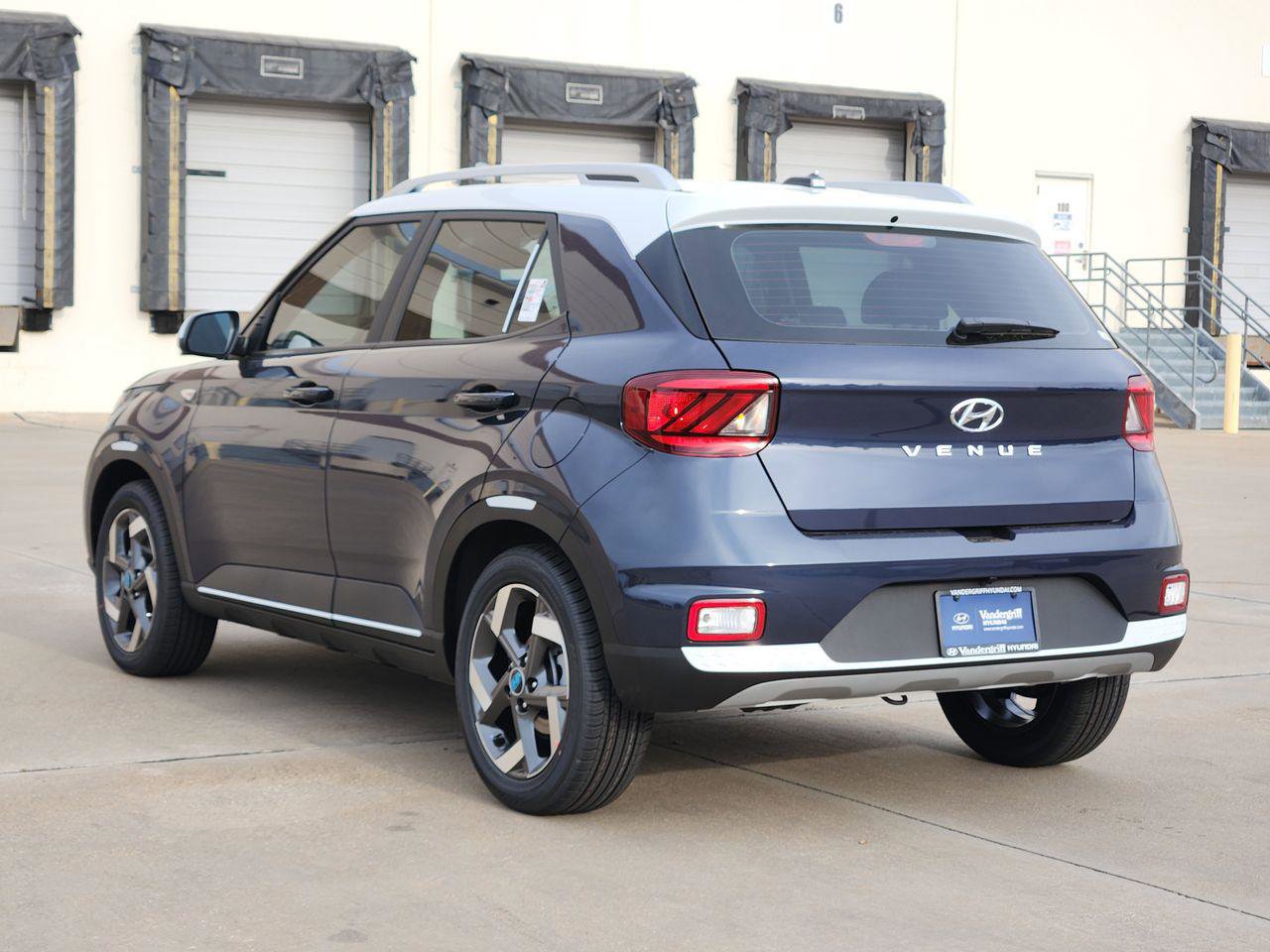 New 2026 Hyundai Venue SEL FWD image 3