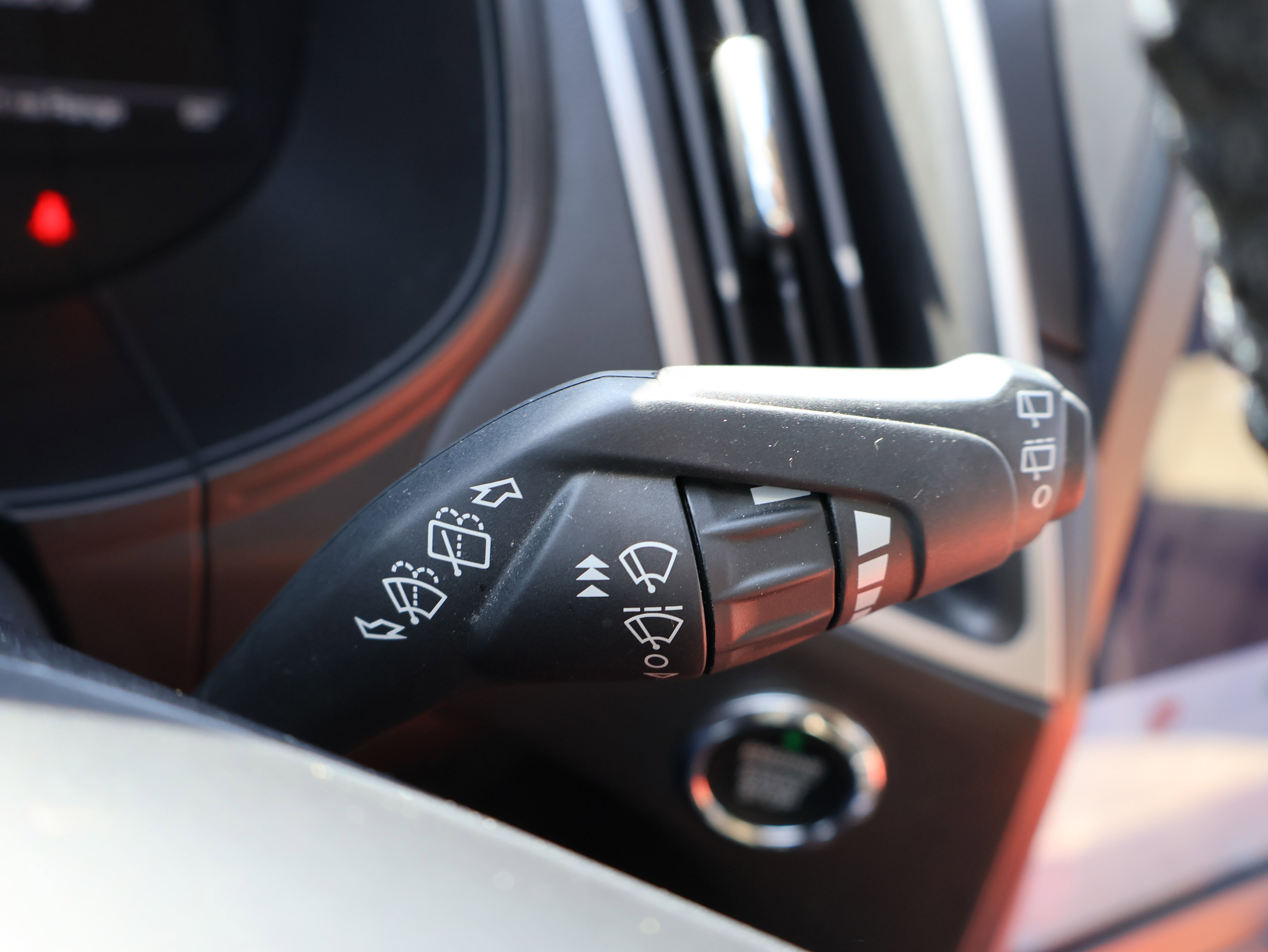 Used 2022 Ford Edge SEL image 34