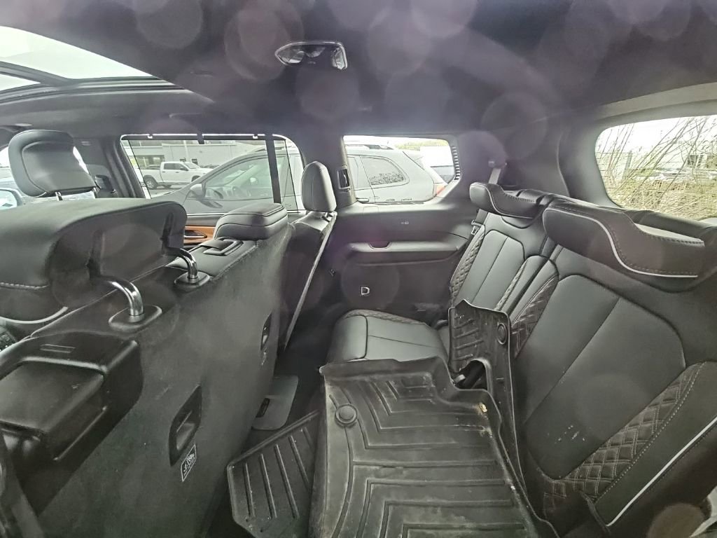 Used 2023 Jeep Grand Cherokee L Summit AWD/4WD image 10