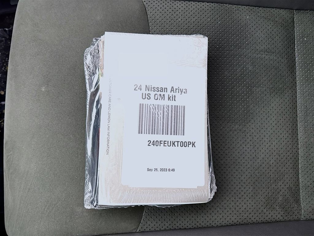 Used 2023 Nissan Ariya AWD image 33