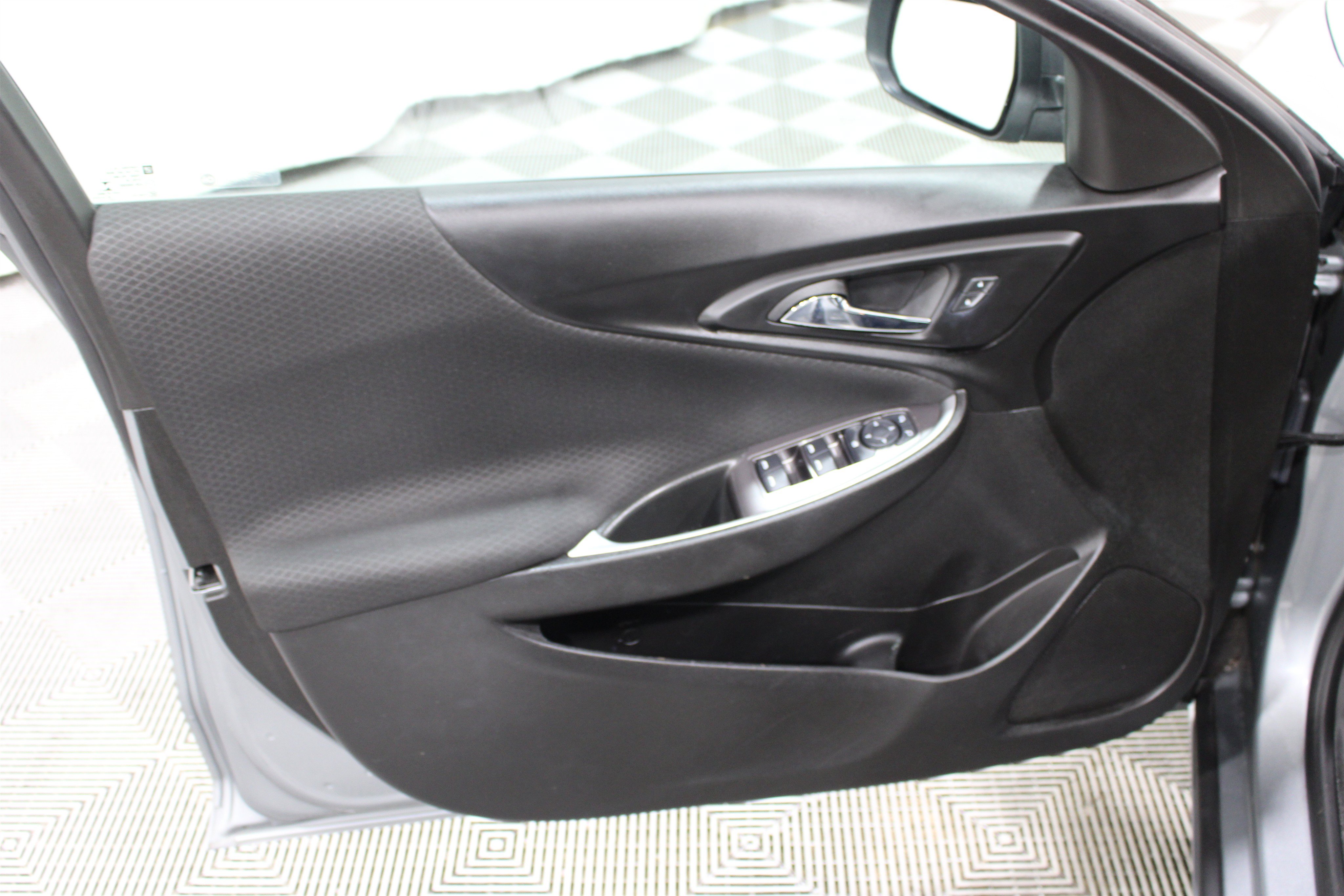 Used 2023 Chevrolet Malibu LS FWD image 6