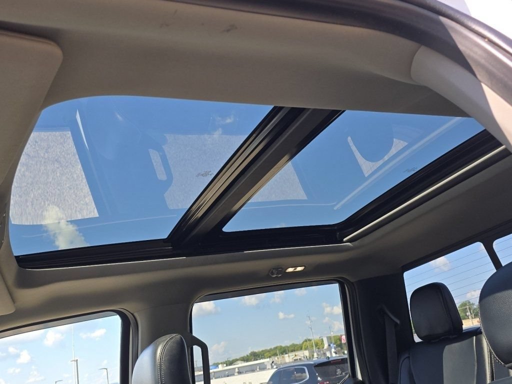 Used 2019 Ford F150 Lariat w/ Equipment Group 502A Luxury AWD/4WD image 3