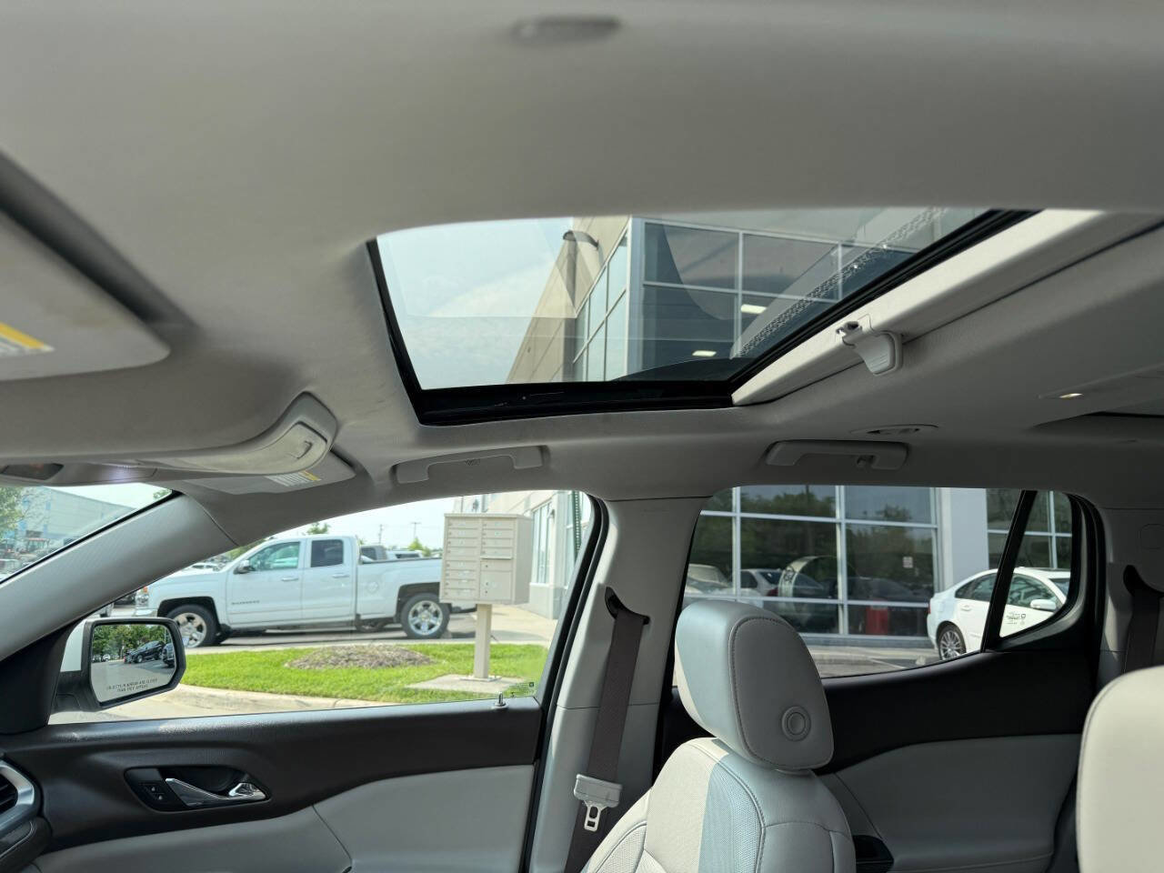 Used 2018 GMC Acadia SLT w/ LPO, Cargo Package image 22