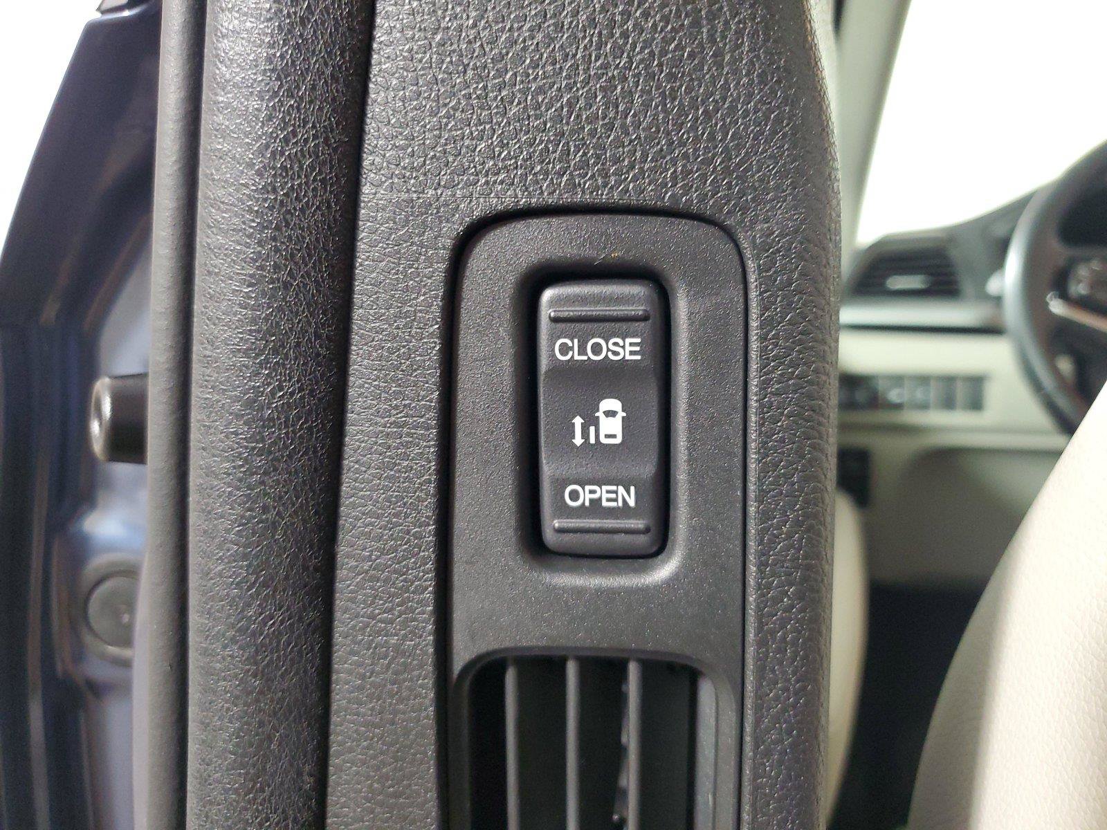 Used 2025 Honda Odyssey EX-L image 17