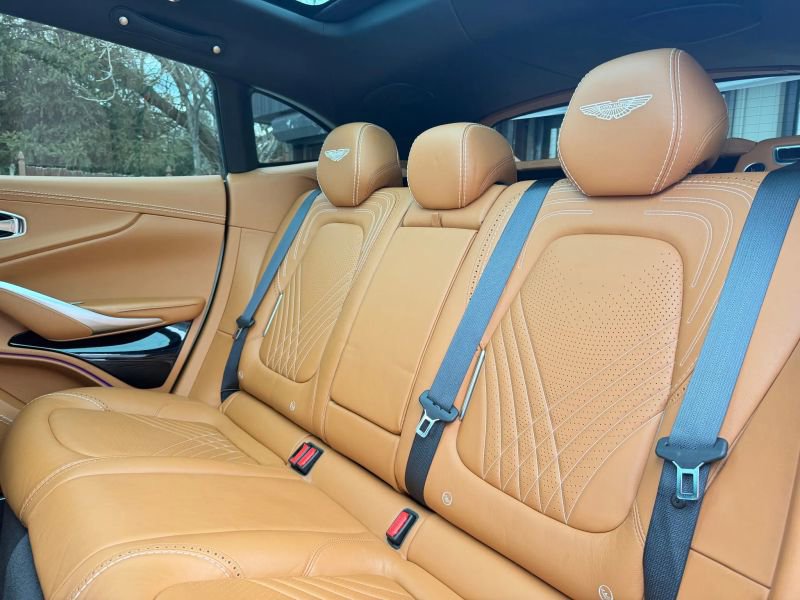 Used 2021 Aston Martin DBX image 15