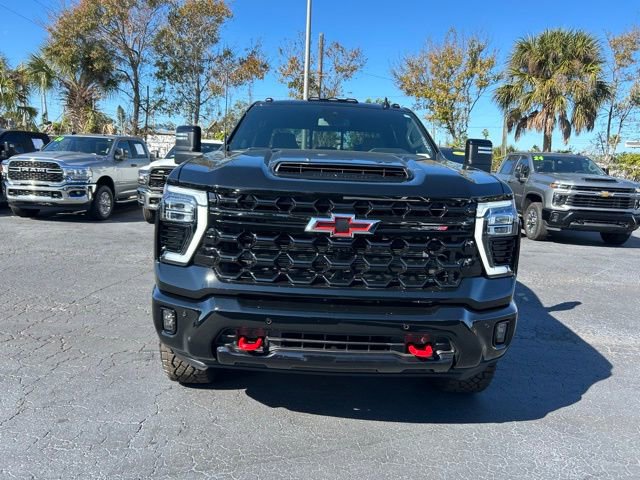 Used 2025 Chevrolet Silverado 2500 ZR2 image 2