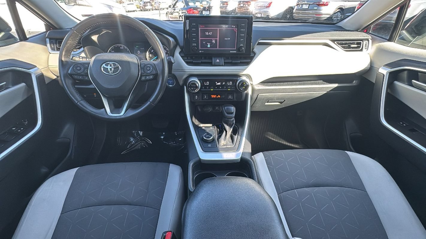 Used 2021 Toyota RAV4 XLE w/ Convenience Package AWD/4WD image 21