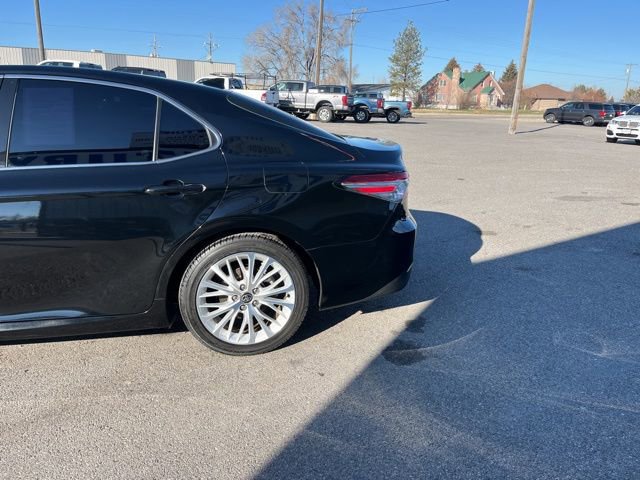 Used 2020 Toyota Camry XLE image 6