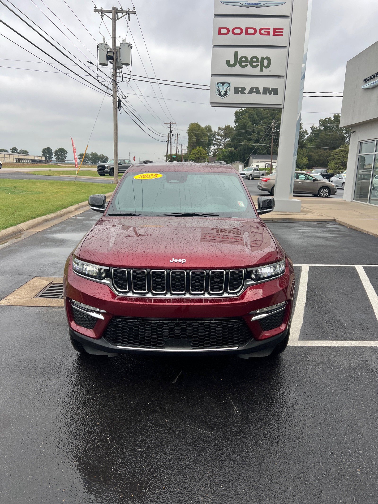 New 2025 Jeep Grand Cherokee Limited image 3