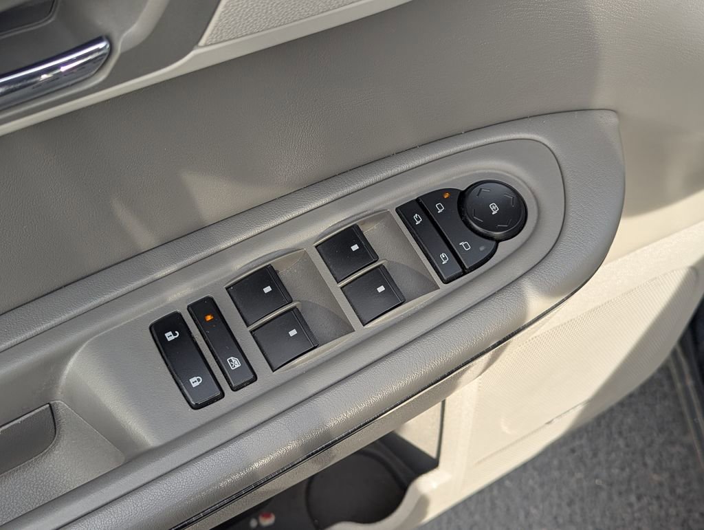 Used 2016 Chevrolet Traverse LTZ image 26