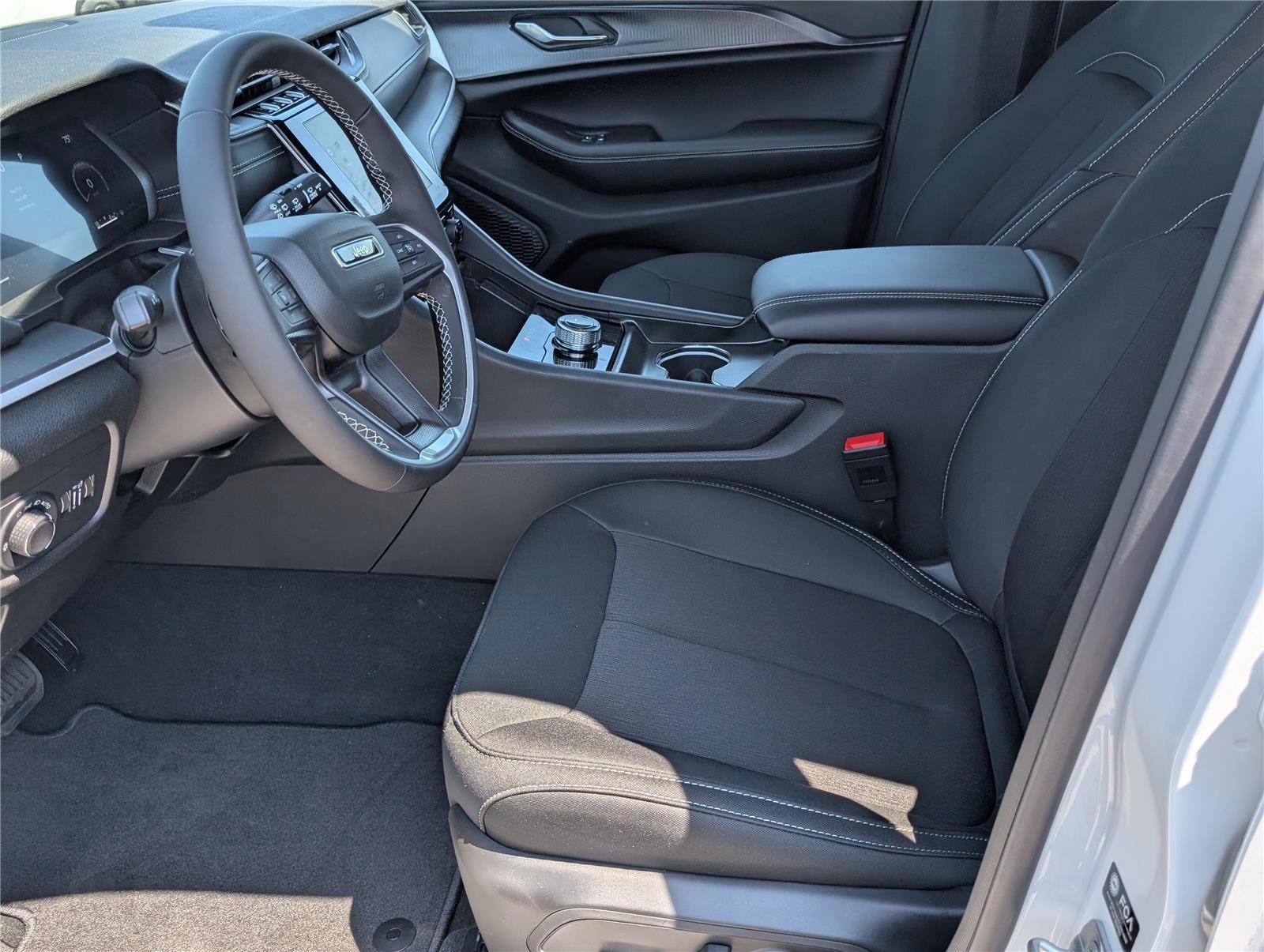 New 2026 Jeep Grand Cherokee Laredo AWD/4WD image 10