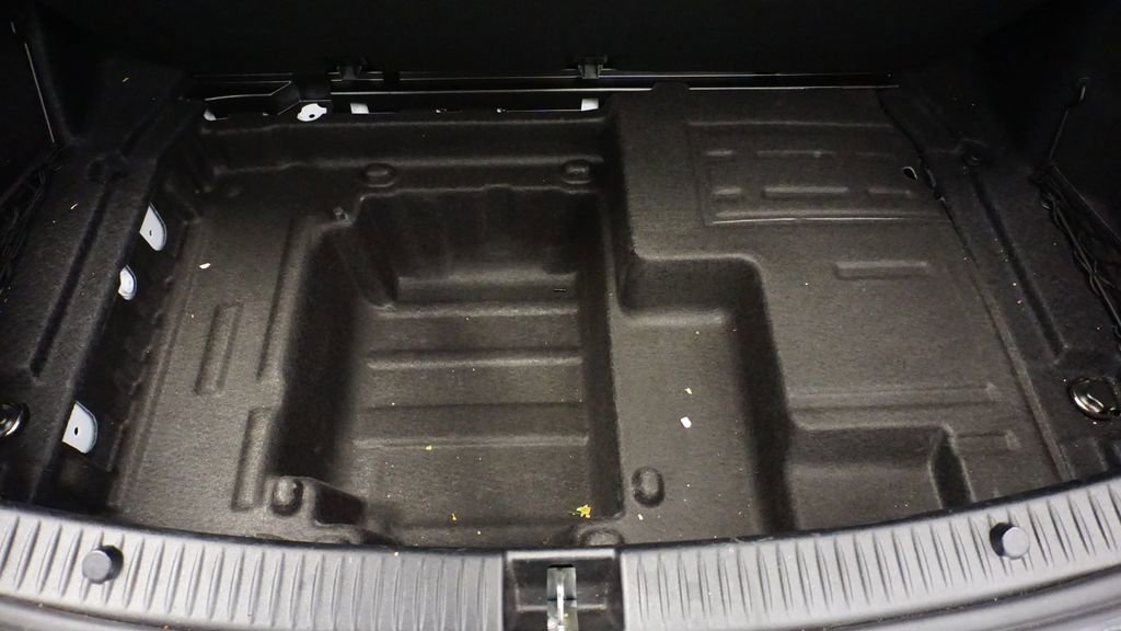 Used 2018 Mercedes-Benz C 300 4MATIC Sedan image 15