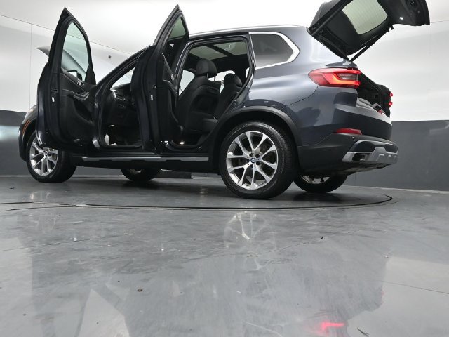 Used 2019 BMW X5 xDrive40i w/ Convenience Package AWD/4WD image 52