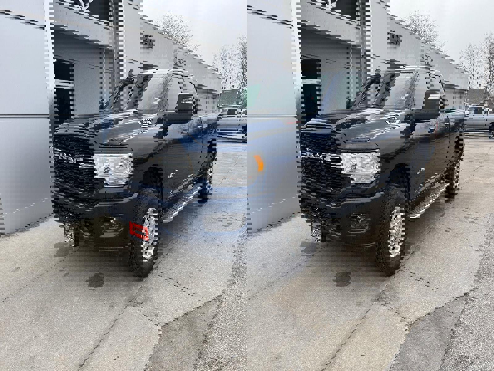 Used 2024 RAM 2500 Big Horn w/ Sport Appearance Package image 2