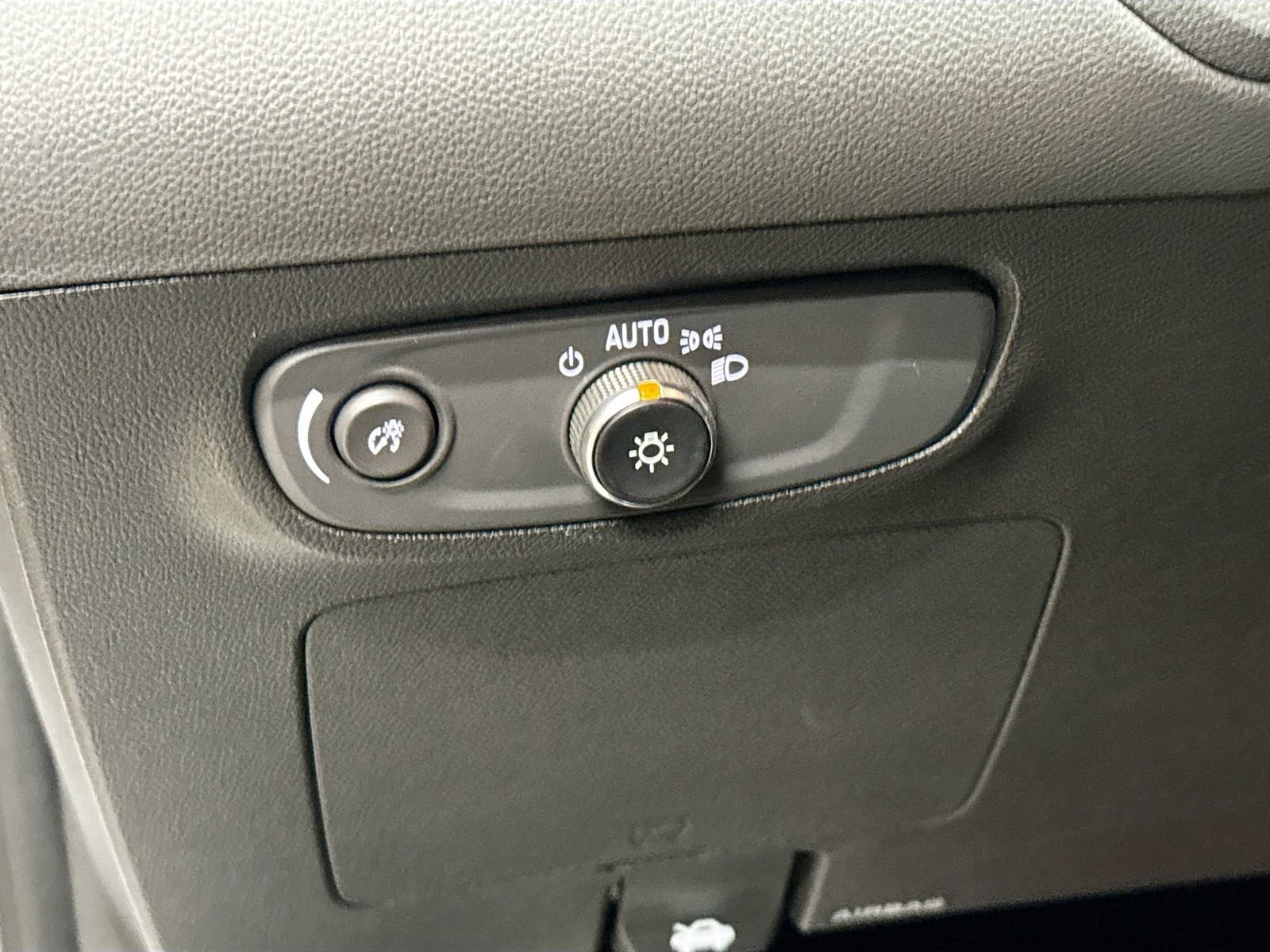 Used 2025 Buick Encore GX Preferred FWD image 12