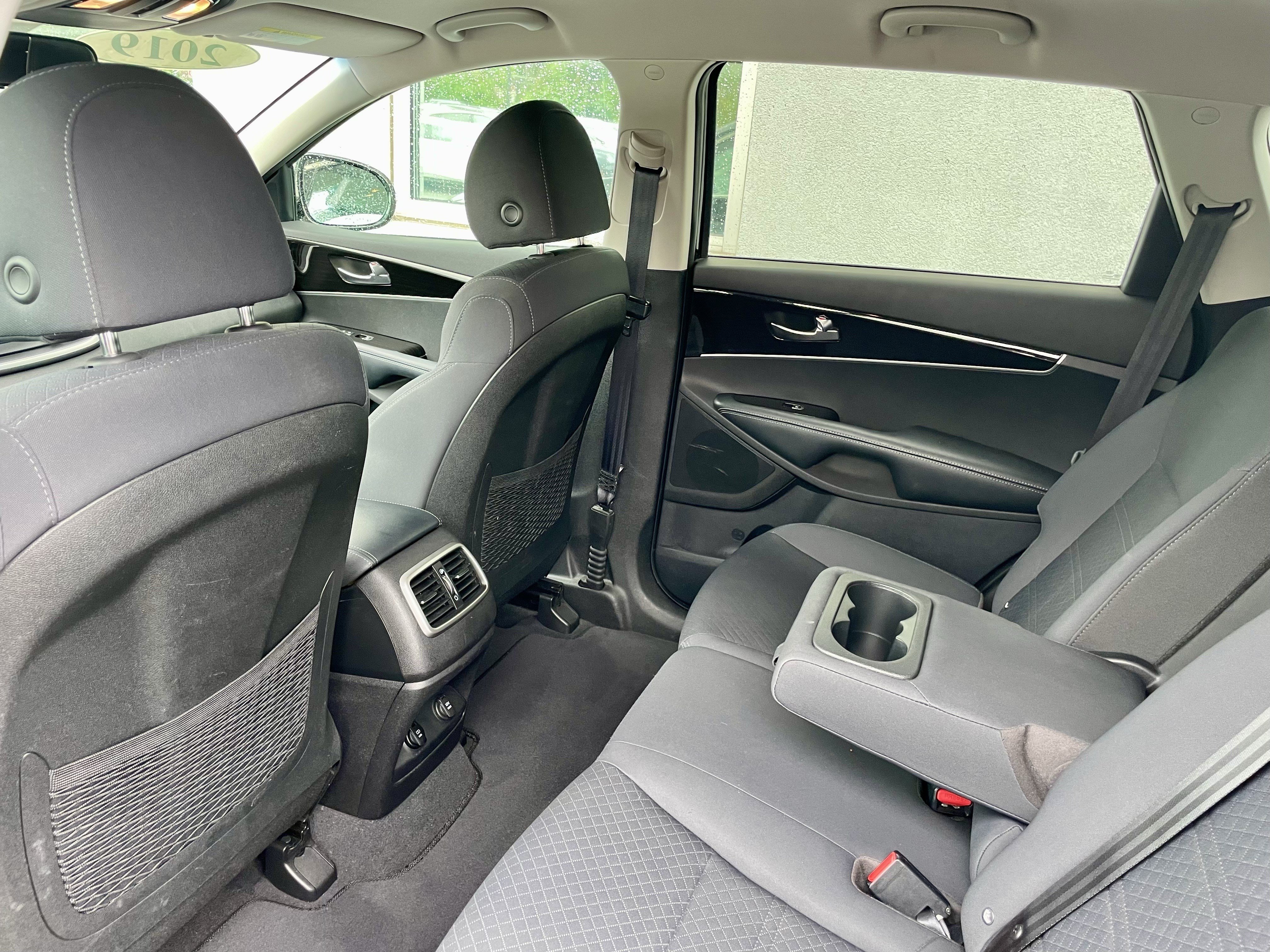 Used 2019 Kia Sorento AWD V6 image 28