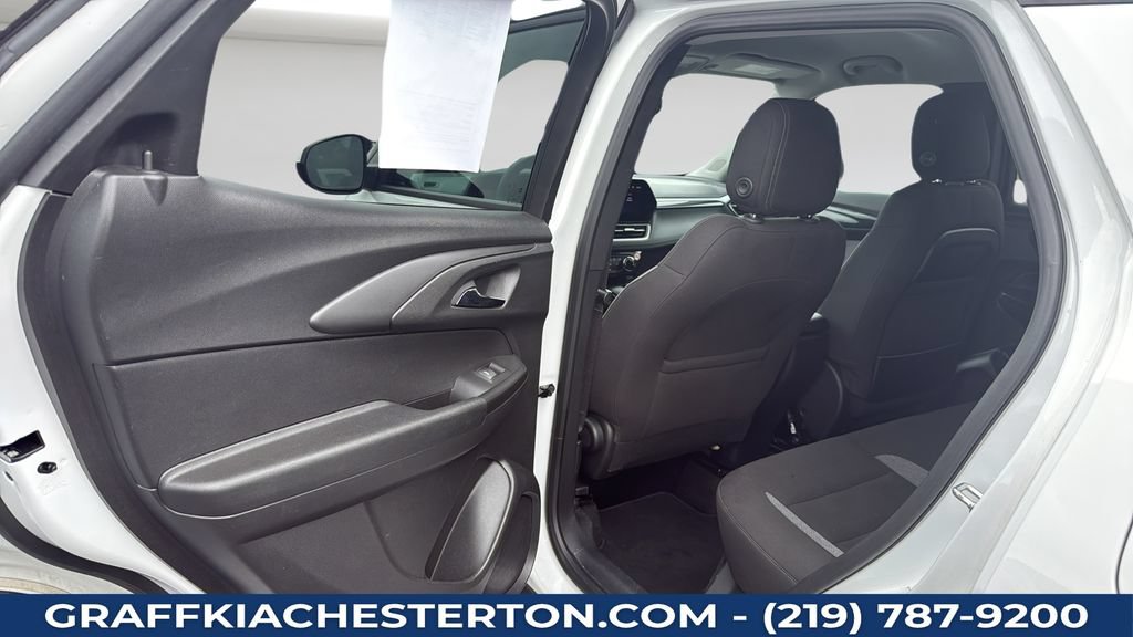Used 2025 Chevrolet TrailBlazer LT AWD/4WD image 37