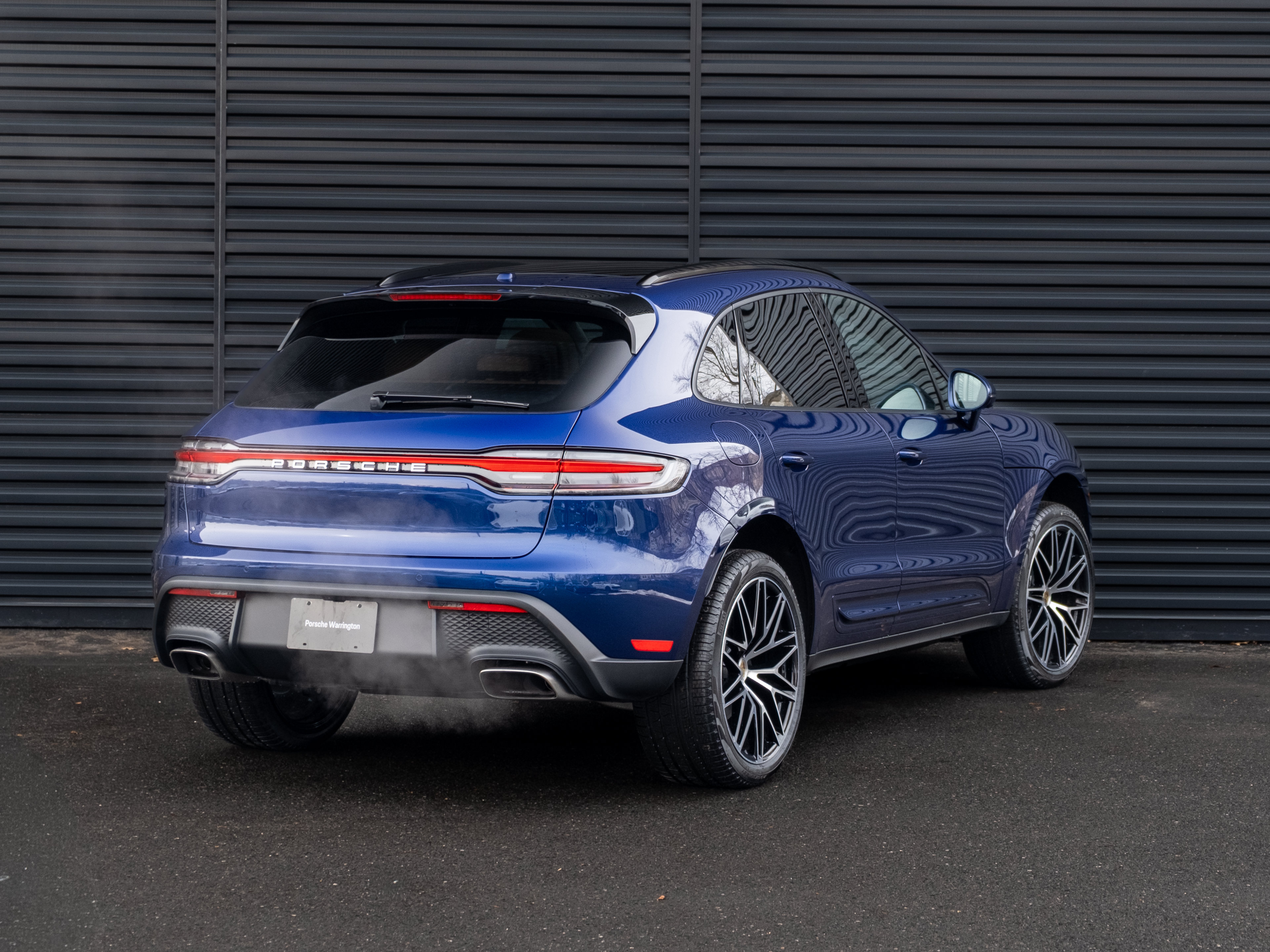 Certified 2026 Porsche Macan AWD/4WD image 8