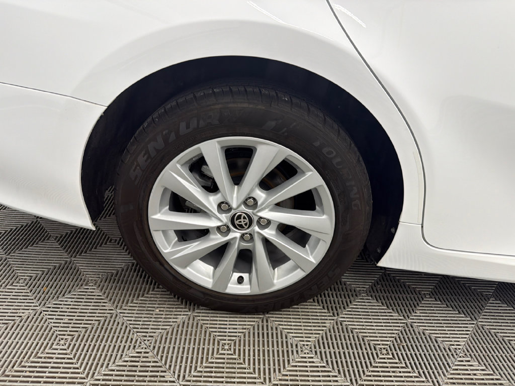 Used 2022 Toyota Camry LE FWD image 18