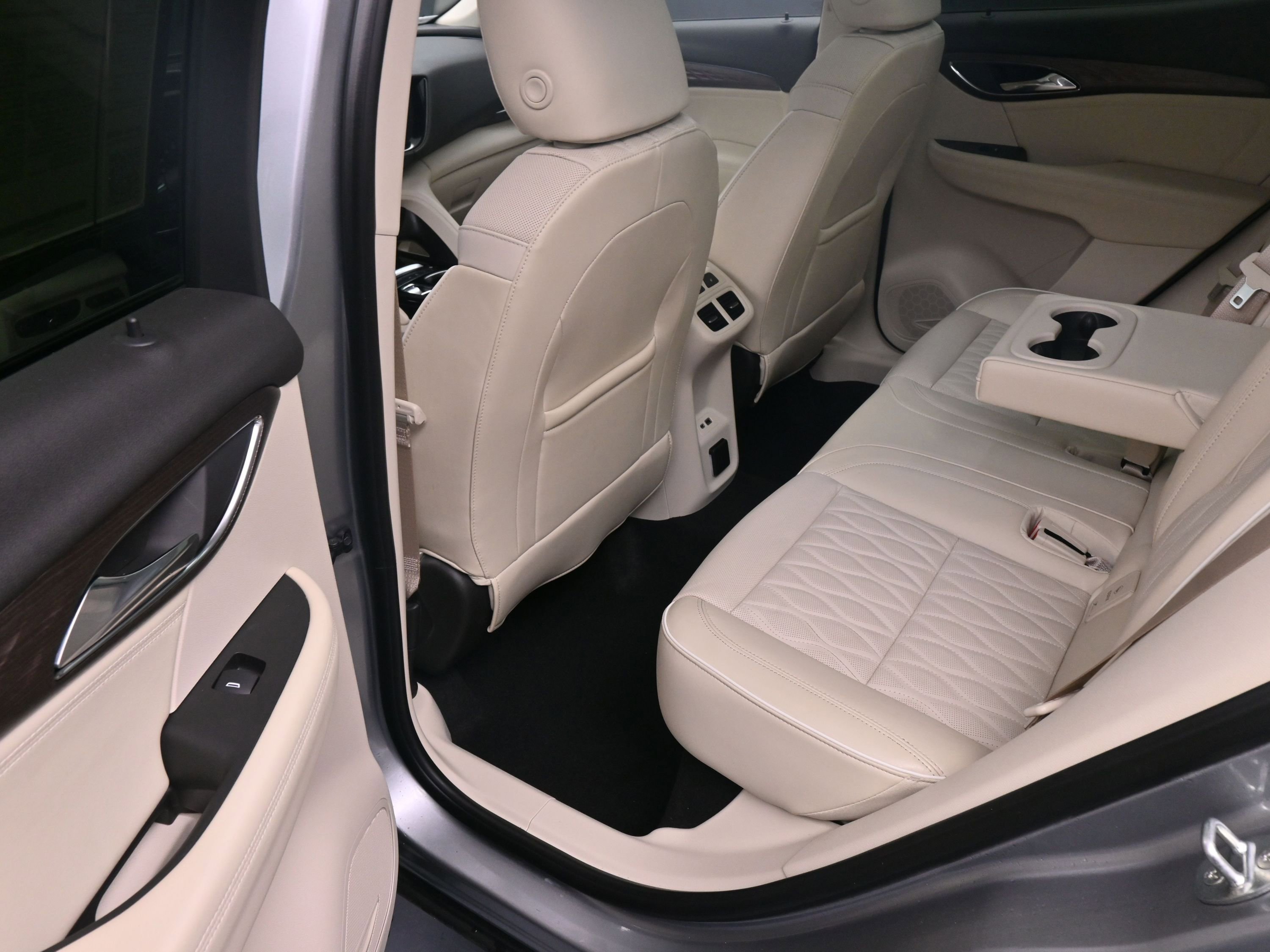 Used 2023 Buick Envision Avenir image 18