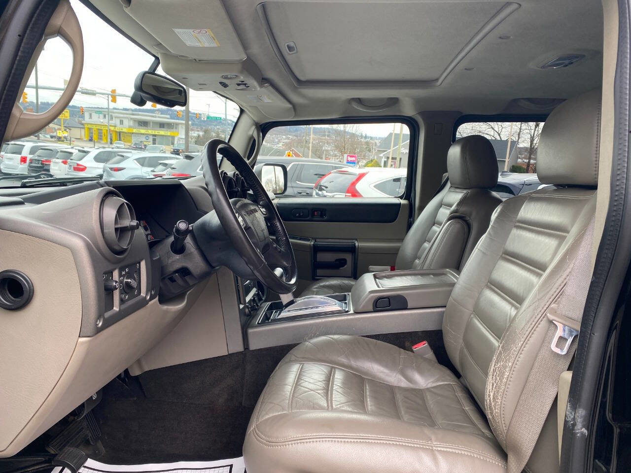 Used 2003 HUMMER H2 w/ Preferred Equipment Group image 9