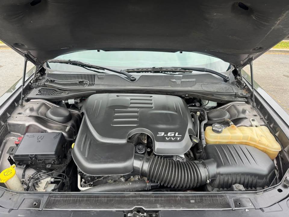 Used 2016 Dodge Challenger SXT Plus RWD image 18