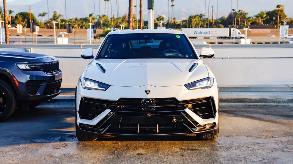 Used 2023 Lamborghini Urus Performante image 3