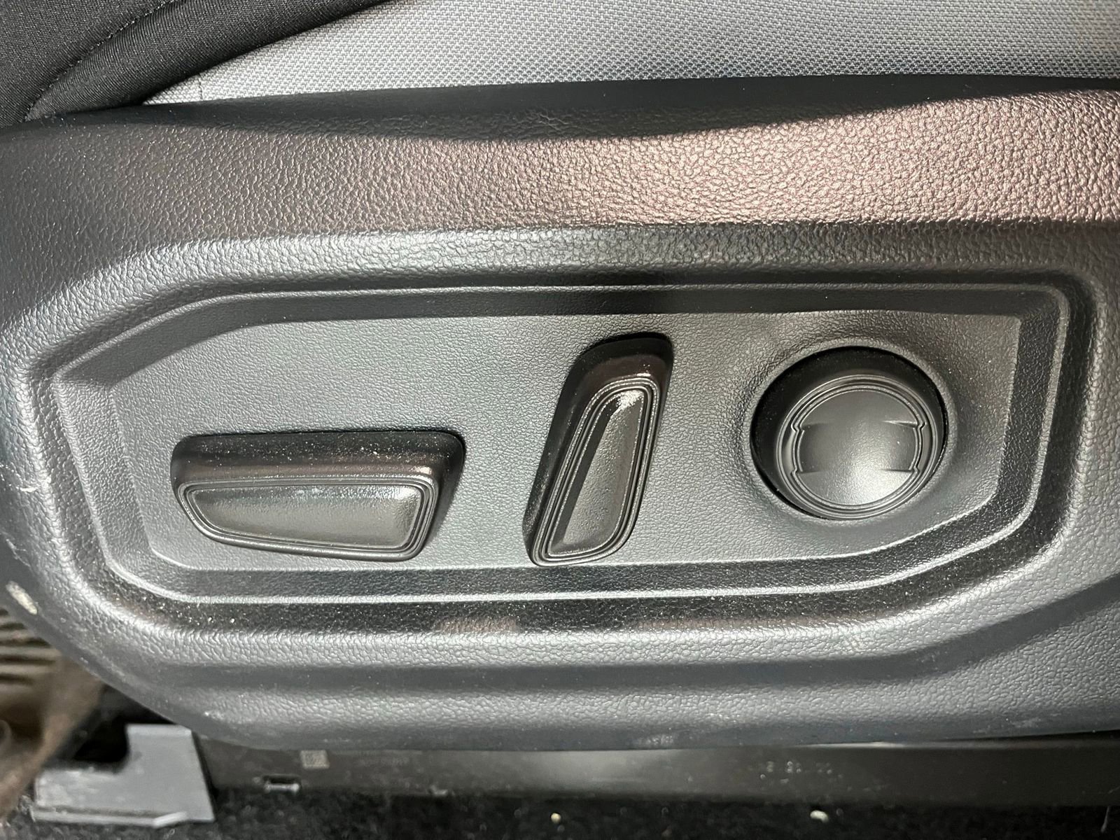 Used 2025 Toyota Tundra SR5 AWD/4WD image 17