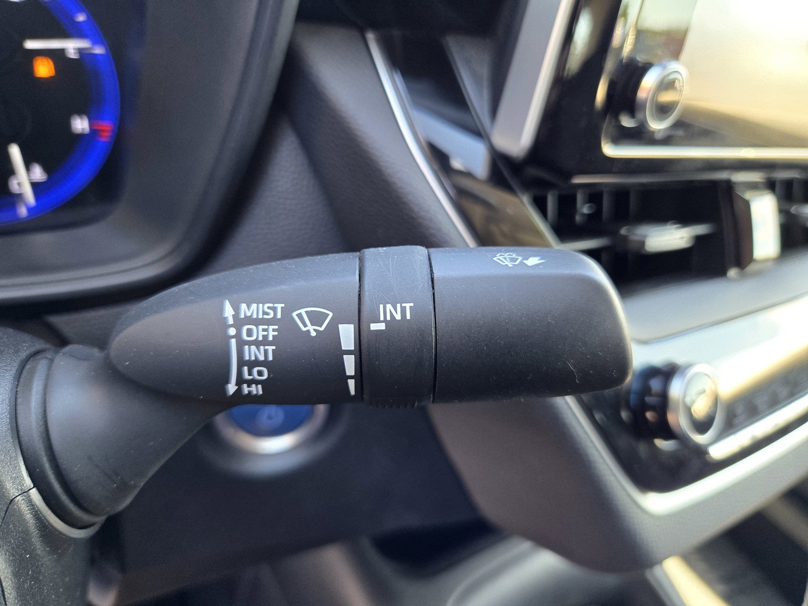 Used 2021 Toyota Corolla LE w/ Carpet Mat Package (TMS) FWD image 26