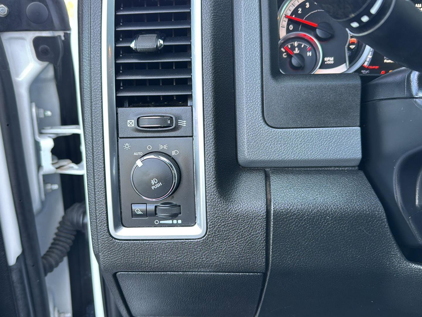 Used 2014 RAM 1500 Big Horn image 21