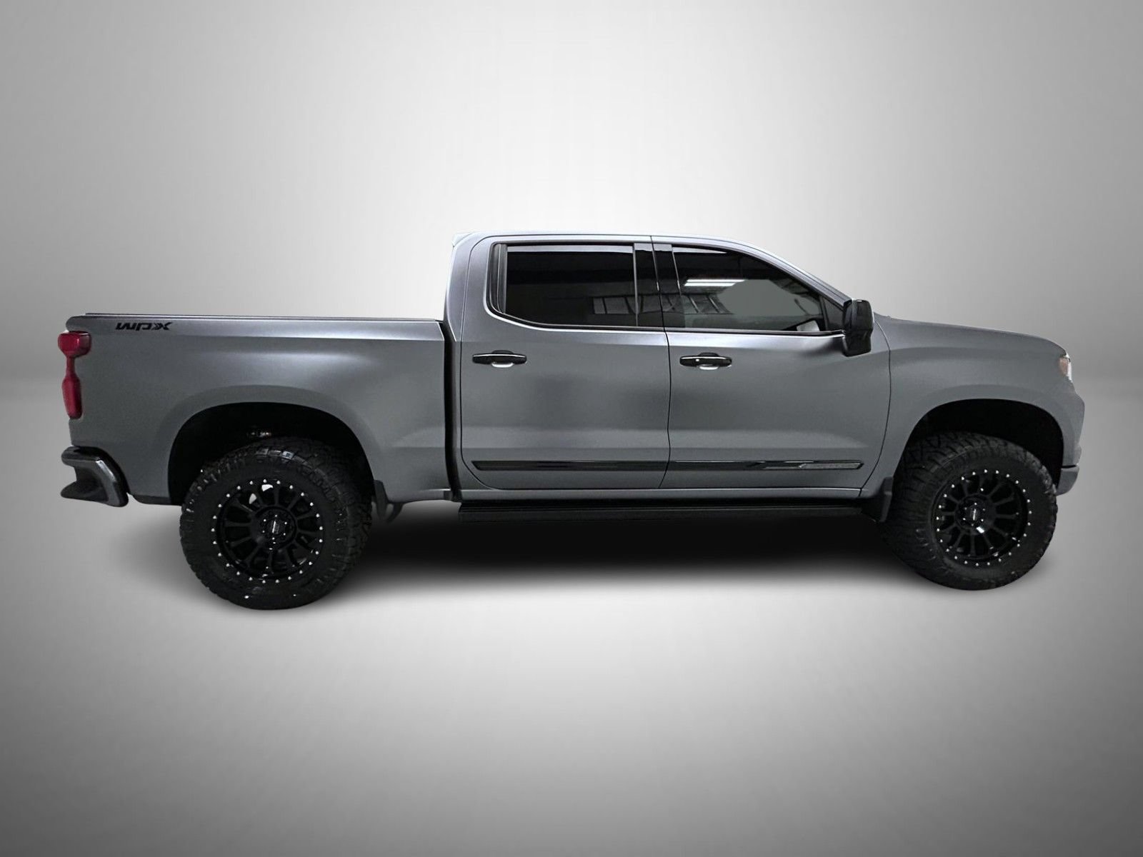 Used 2026 Chevrolet Silverado 1500 High Country w/ Midnight Edition AWD/4WD image 4