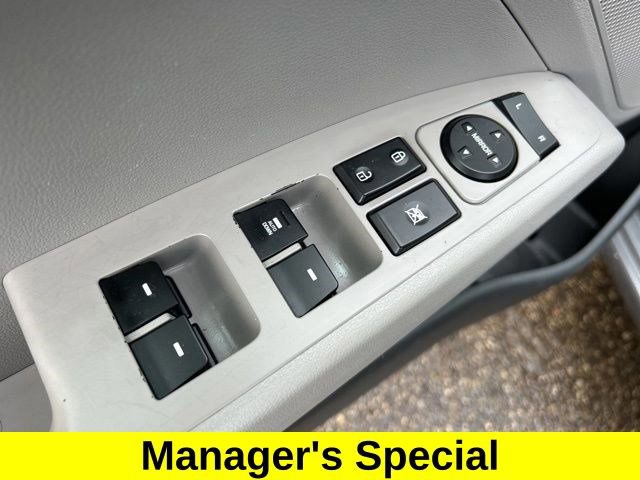 Used 2019 Hyundai Elantra SE image 12