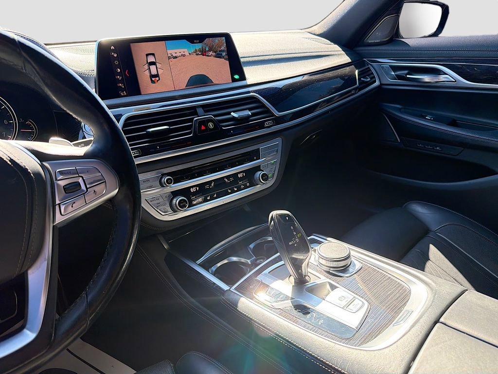 Used 2019 BMW 750i xDrive w/ M Sport Package image 31
