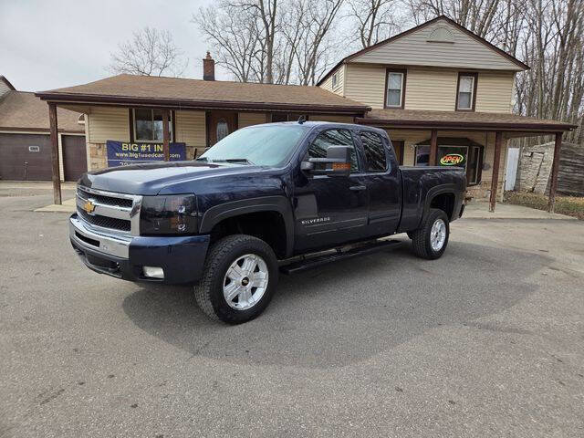 Used 2011 Chevrolet Silverado 1500 LT w/ All-Star Edition image 2